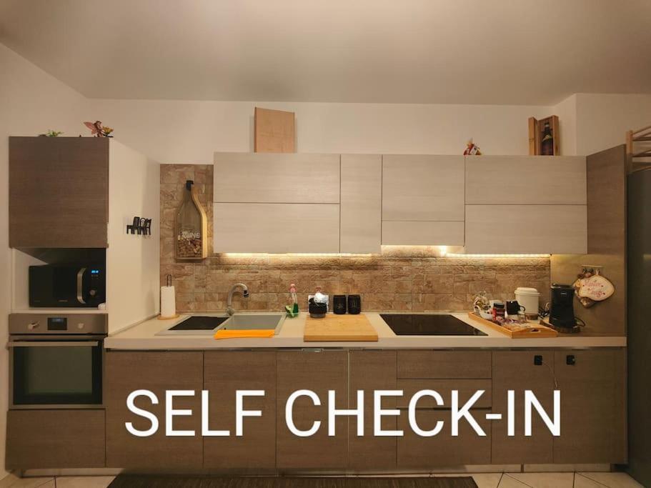 רוצאנו "Come A Casa" - Appartamento Gigi - Self Check In - Ospedale Humanitas - Forum Assago - Tram15 מראה חיצוני תמונה